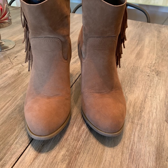 Fringe ankle booties - Picture 2 of 4